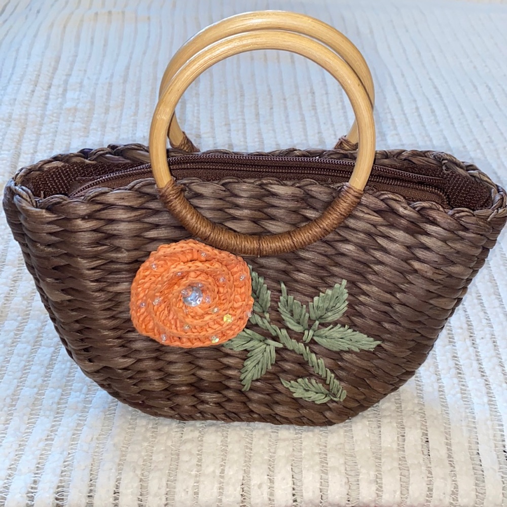 COPY - Rolf's Wooden weaved floral rhinestone
detailed wood handle bag